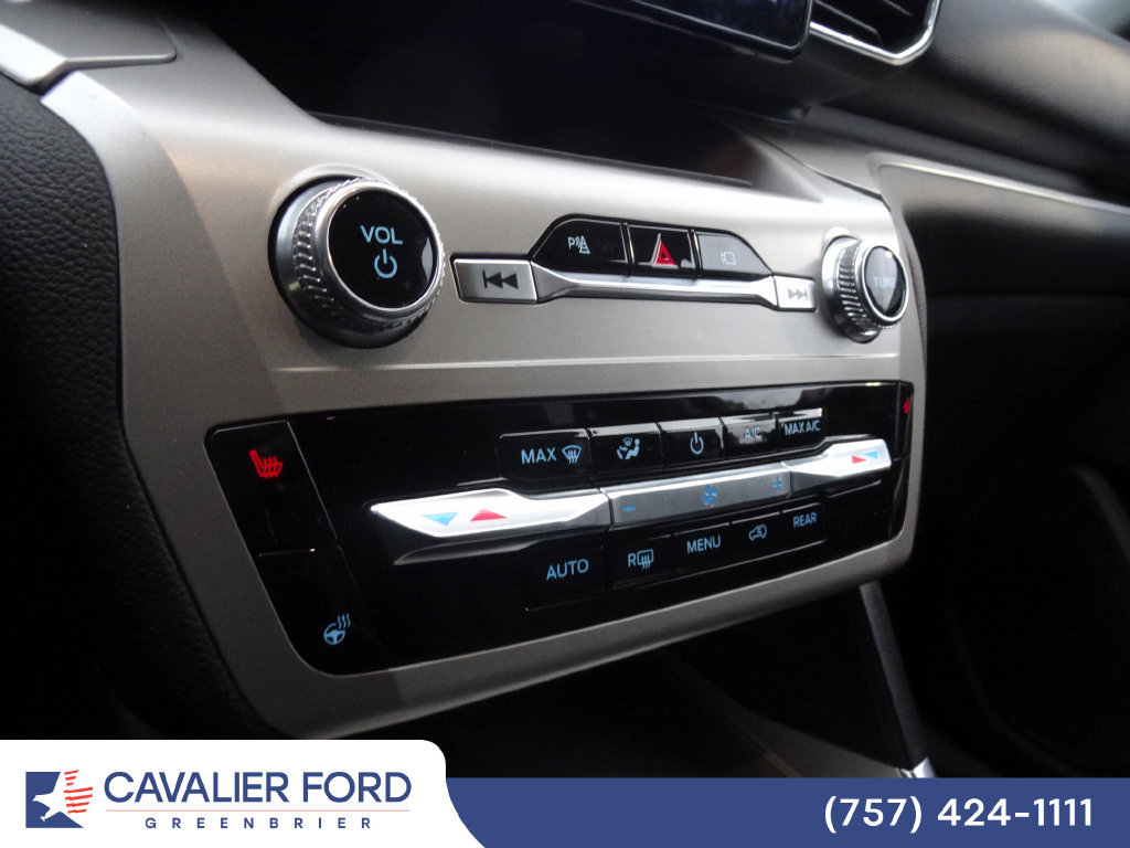 Certified 2022 Ford Explorer XLT w/ Equipment Group 202A AWD/4WD image 11
