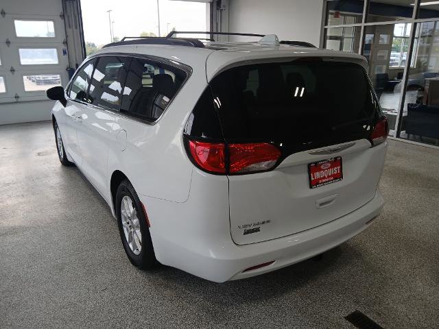 Used 2020 Chrysler Voyager Lxi image 3