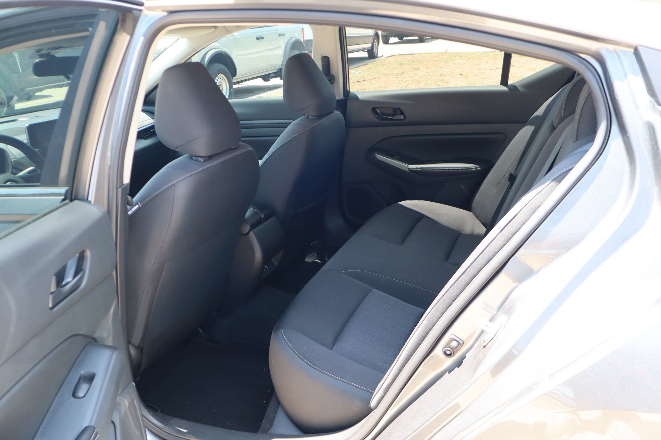 Used 2025 Nissan Altima 2.5 SV FWD image 25