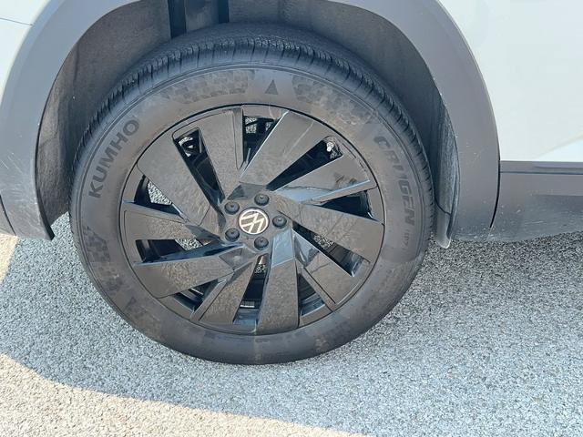 Used 2024 Volkswagen Atlas SE AWD/4WD image 6