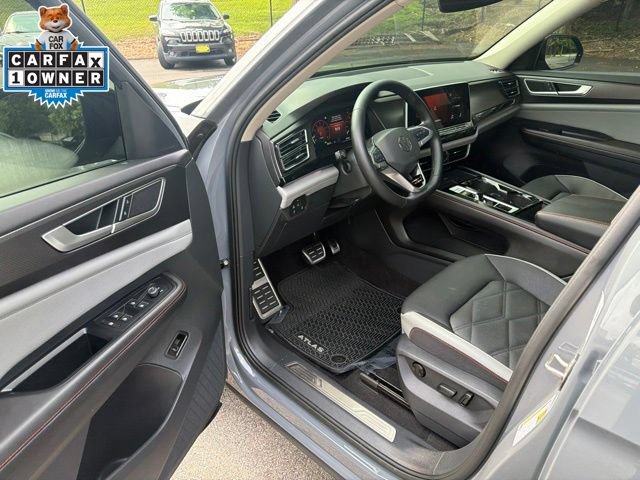 Used 2024 Volkswagen Atlas Peak Edition SE AWD/4WD image 13