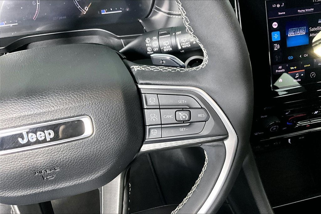 Used 2023 Jeep Grand Cherokee Altitude AWD/4WD image 19