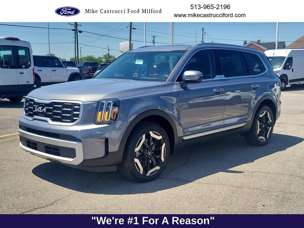 Used 2024 Kia Telluride S w/ S Sunroof Package