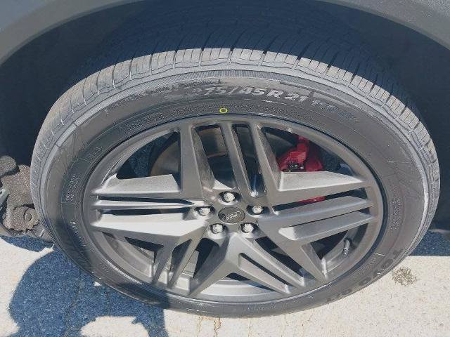 Certified 2025 Ford Explorer ST AWD/4WD image 13