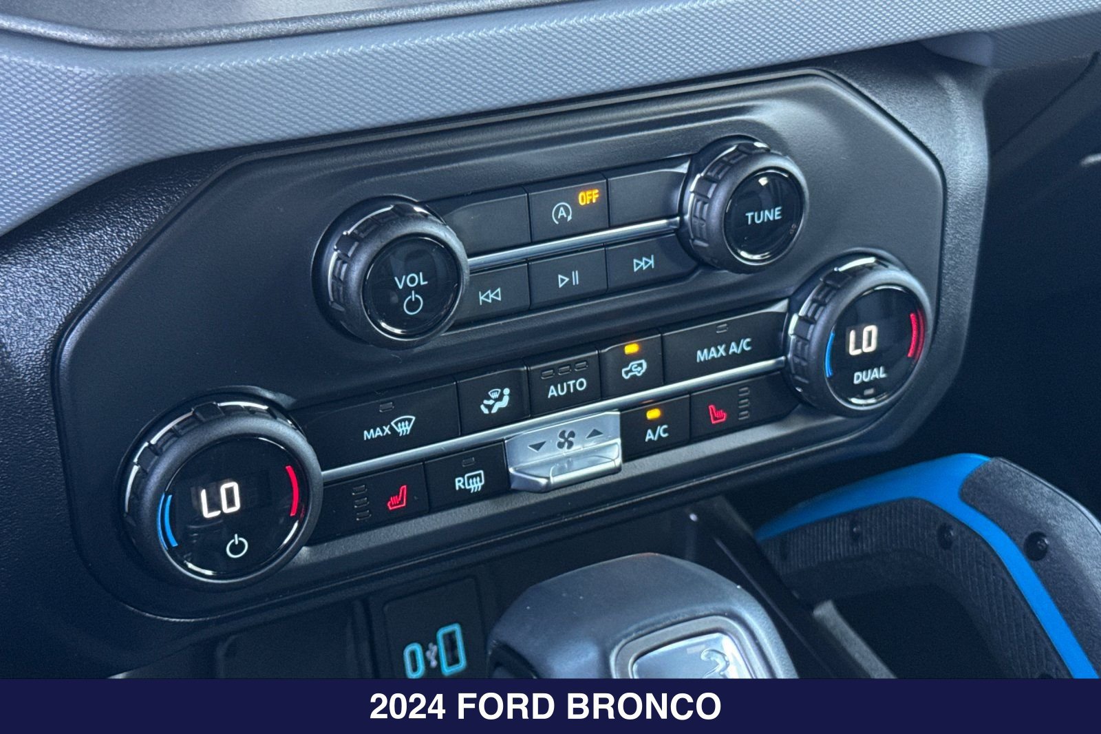 Certified 2024 Ford Bronco Black Diamond AWD/4WD image 23