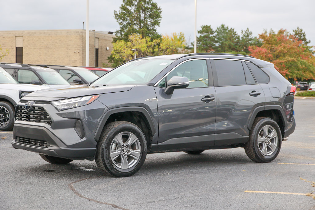 Used 2025 Toyota RAV4 XLE AWD/4WD image 27