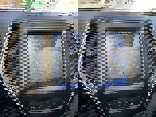 Used 2019 Jeep Cherokee Trailhawk image 16