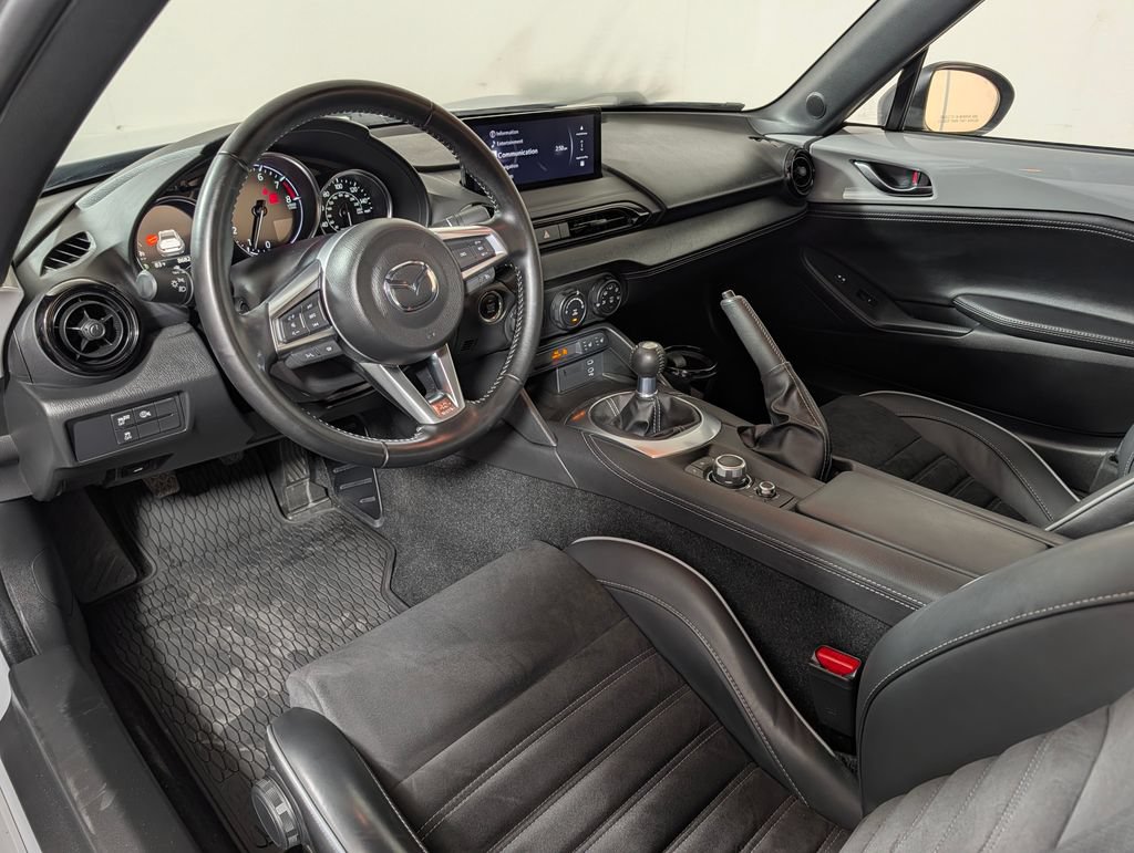Used 2024 MAZDA MX-5 Miata RF Club w/ Weather Package RWD image 19