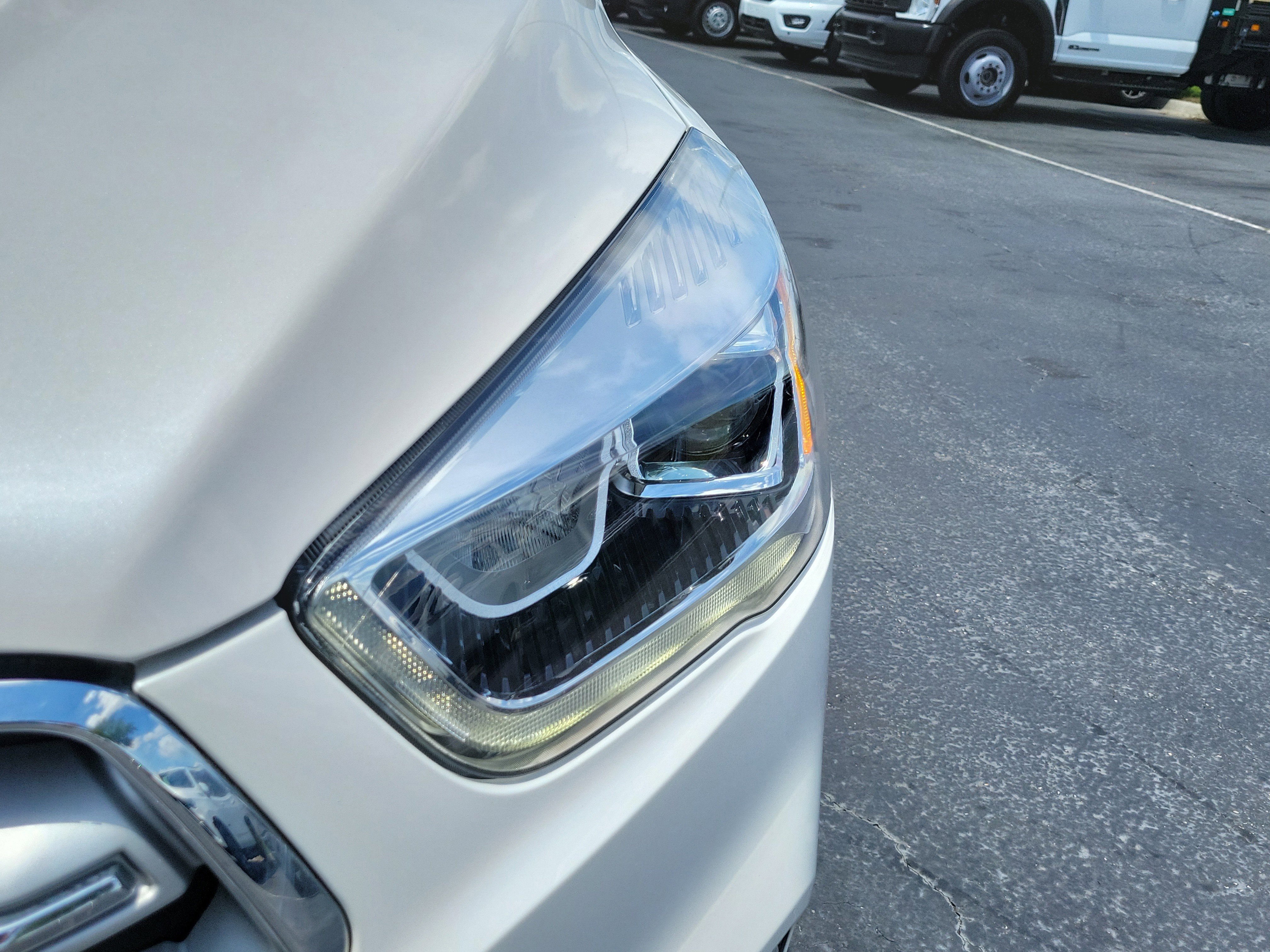 Certified 2019 Ford Escape SEL FWD image 3