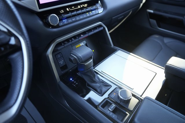 Used 2024 Toyota Sequoia Limited image 30