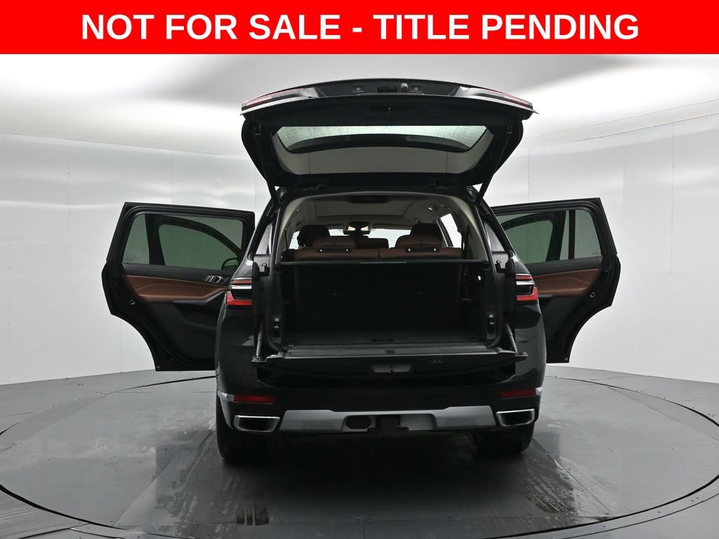 Used 2023 BMW X7 xDrive40i w/ Parking Assistance Package image 30