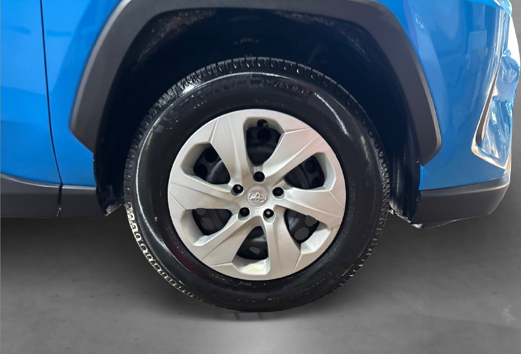 Used 2019 Toyota RAV4 LE AWD/4WD image 20