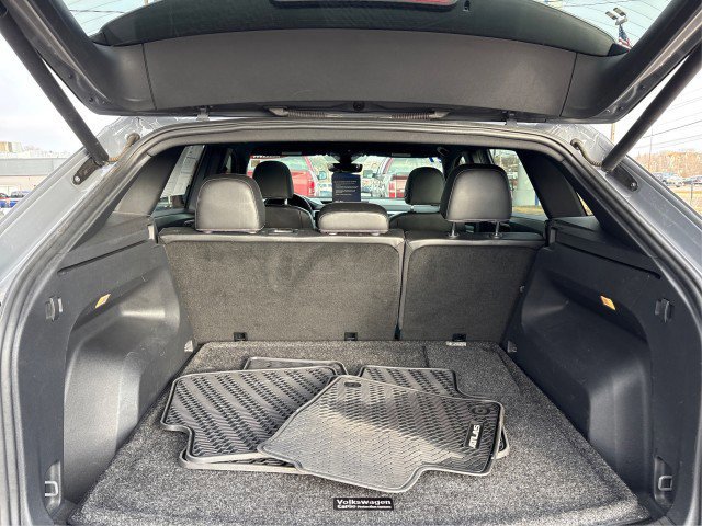 Used 2021 Volkswagen Atlas Cross Sport SEL R-Line w/ Cross Sport MDO Package image 12