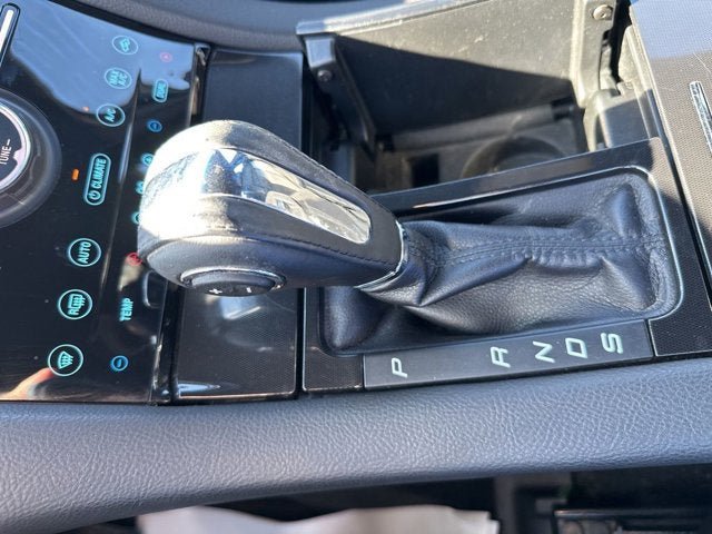 Certified 2017 Ford Taurus Limited FWD image 17