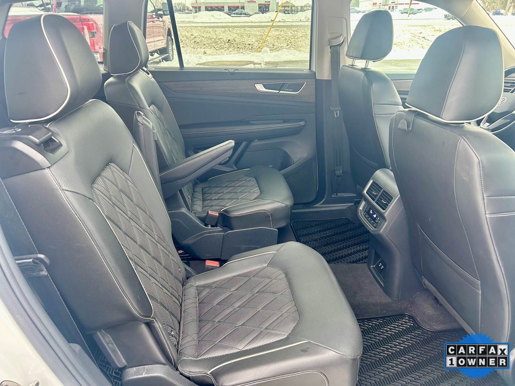 Used 2024 Volkswagen Atlas SEL Premium R-Line image 17