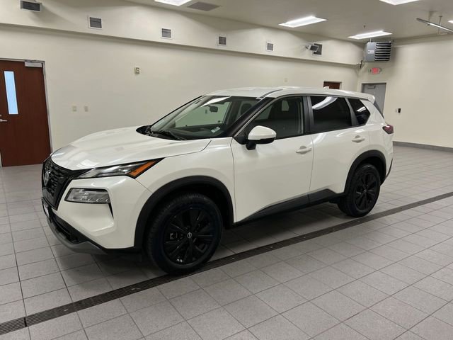 Used 2022 Nissan Rogue SV AWD/4WD image 3