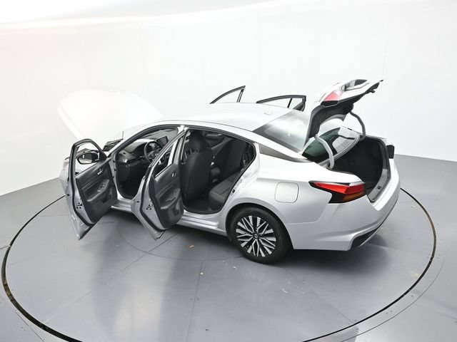 Used 2024 Nissan Altima 2.5 SV FWD image 44