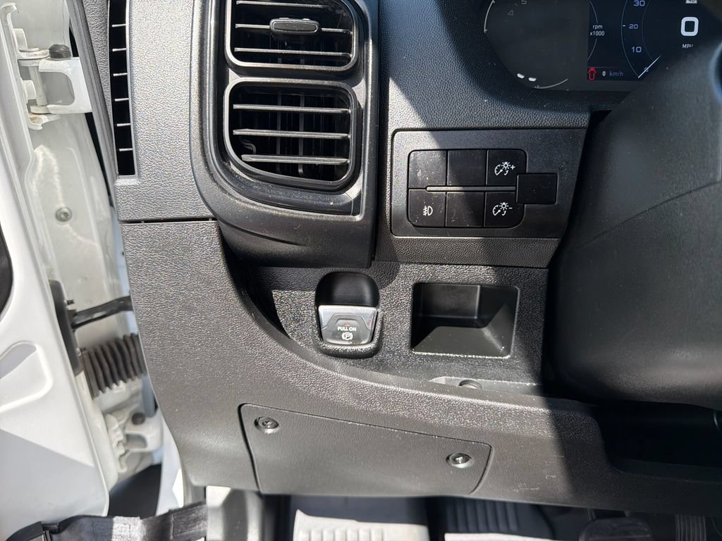 Used 2025 RAM ProMaster 2500 w/ U-Haul Equipment Group FWD image 15
