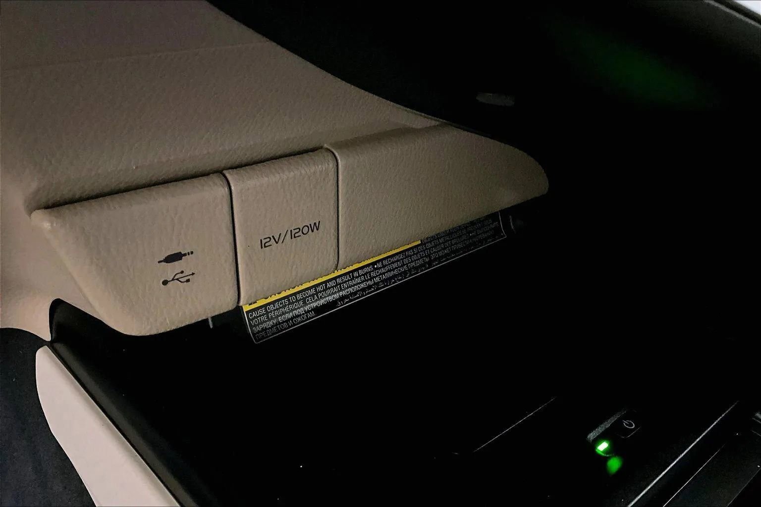 Used 2019 Toyota Camry XLE w/ Navigation Package image 31