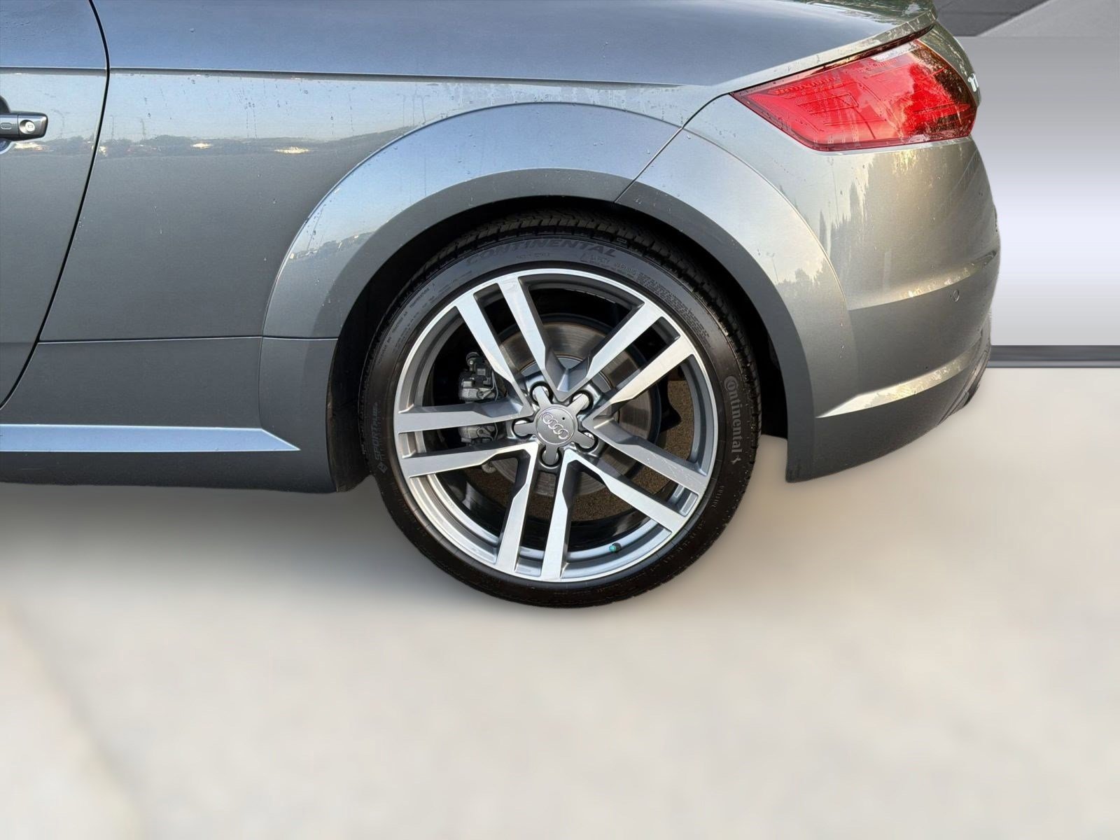 Used 2018 Audi TT 2.0T w/ Technology Package image 12