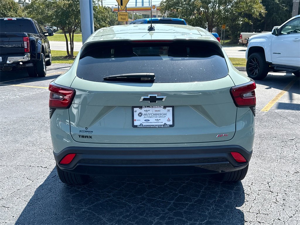 Used 2024 Chevrolet Trax RS w/ Driver Confidence Package image 4