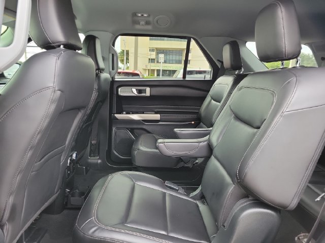 Certified 2022 Ford Explorer XLT w/ Equipment Group 202A RWD image 10