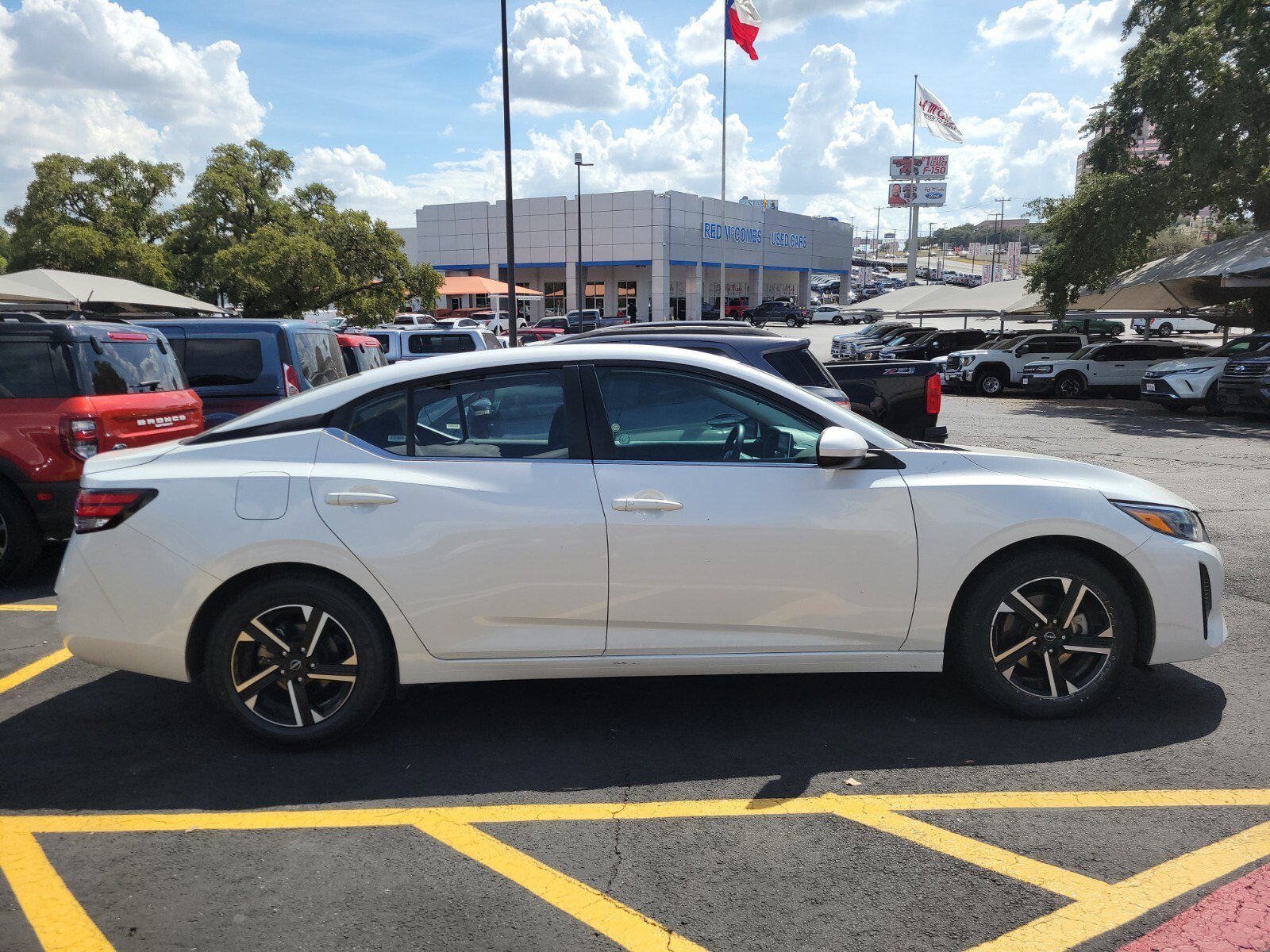 Used 2024 Nissan Sentra SV image 2