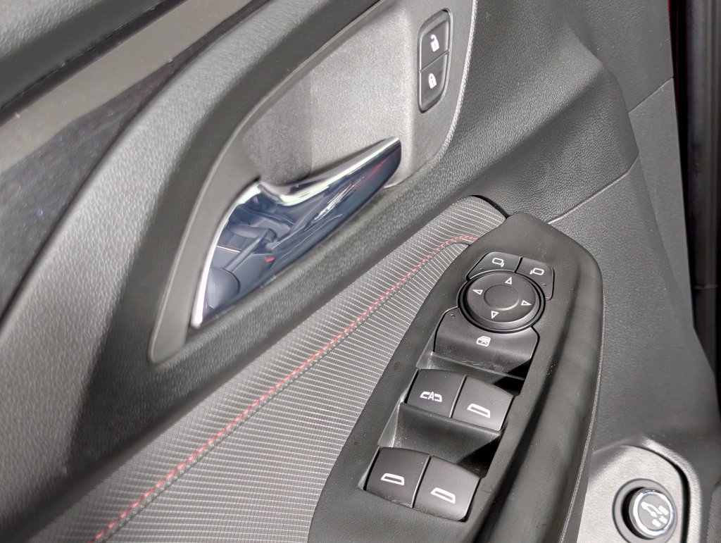Used 2022 Chevrolet TrailBlazer RS w/ Sun and Liftgate Package FWD image 26