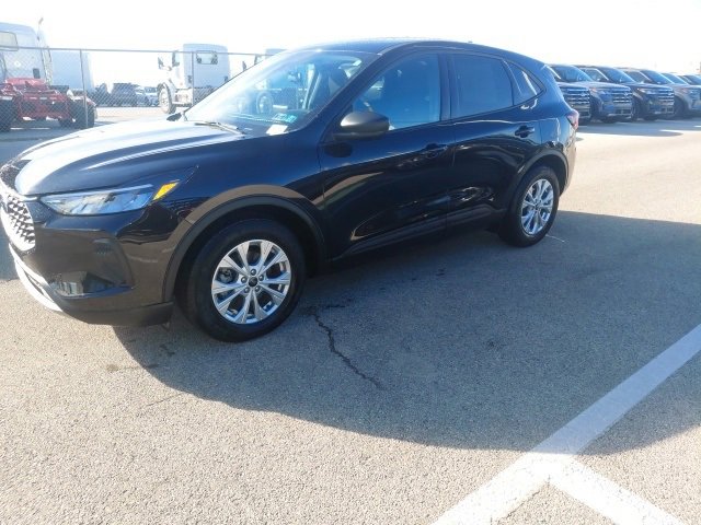 Certified 2025 Ford Escape Active w/ Cold Weather Package image 1