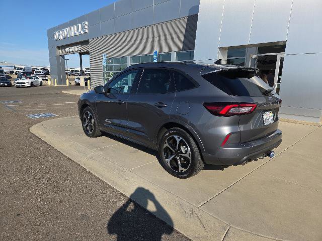 Certified 2023 Ford Escape ST-Line Select w/ Tech Pack #2 image 3