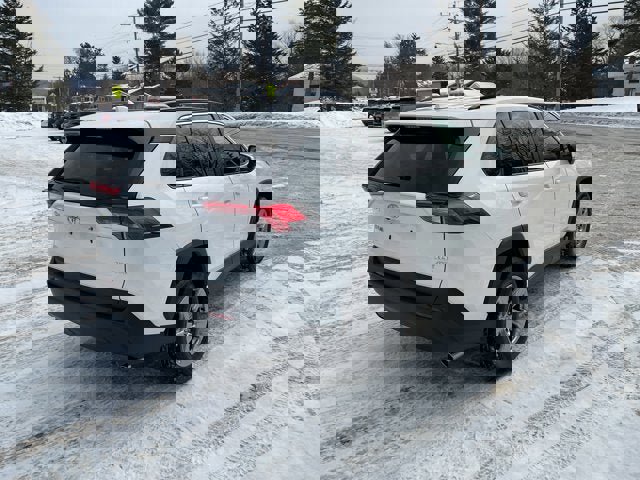 Used 2023 Toyota RAV4 XLE image 7
