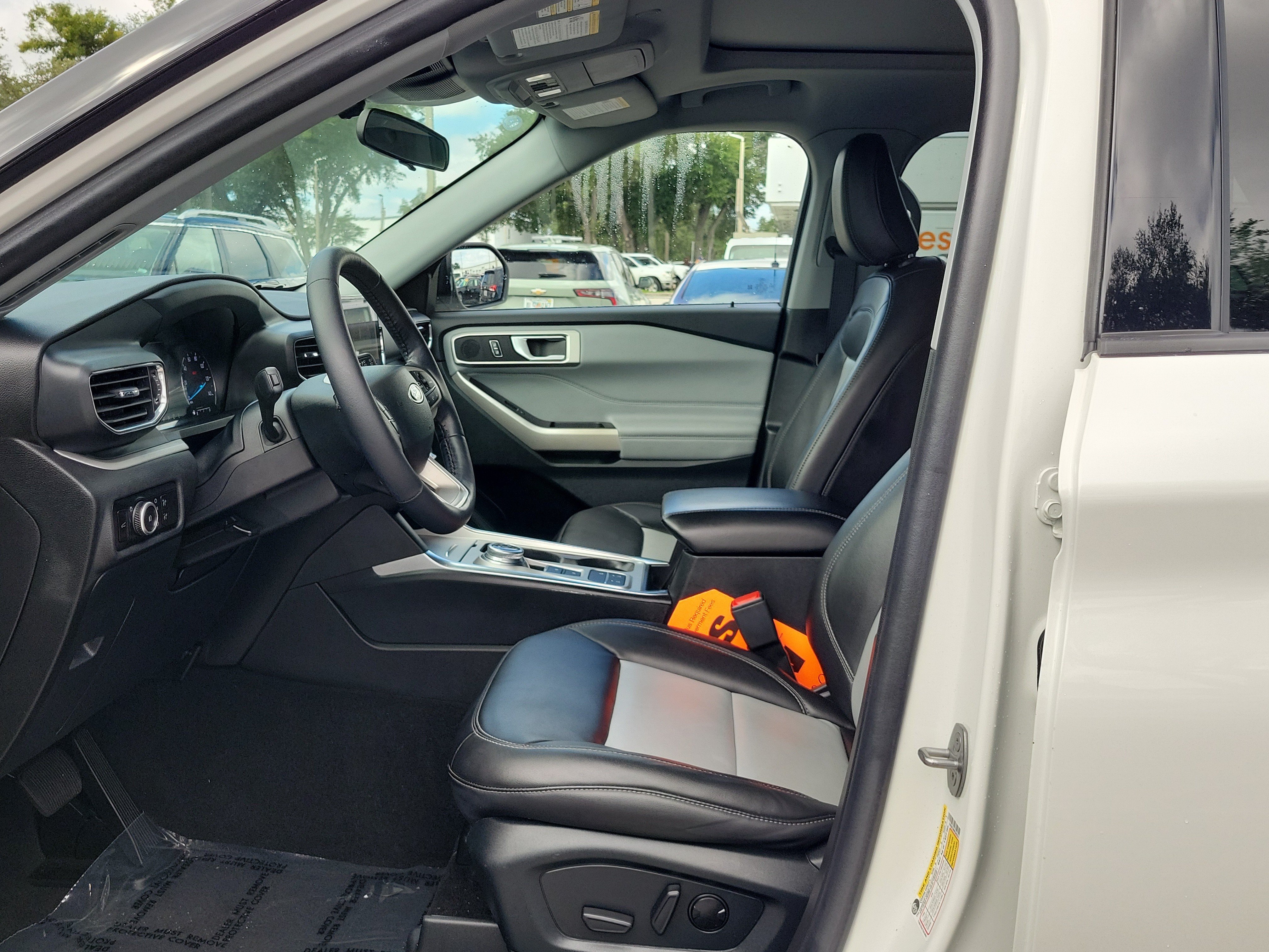 Certified 2023 Ford Explorer XLT w/ Equipment Group 202A RWD image 21