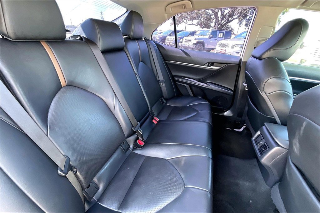 Used 2020 Toyota Camry XLE image 22