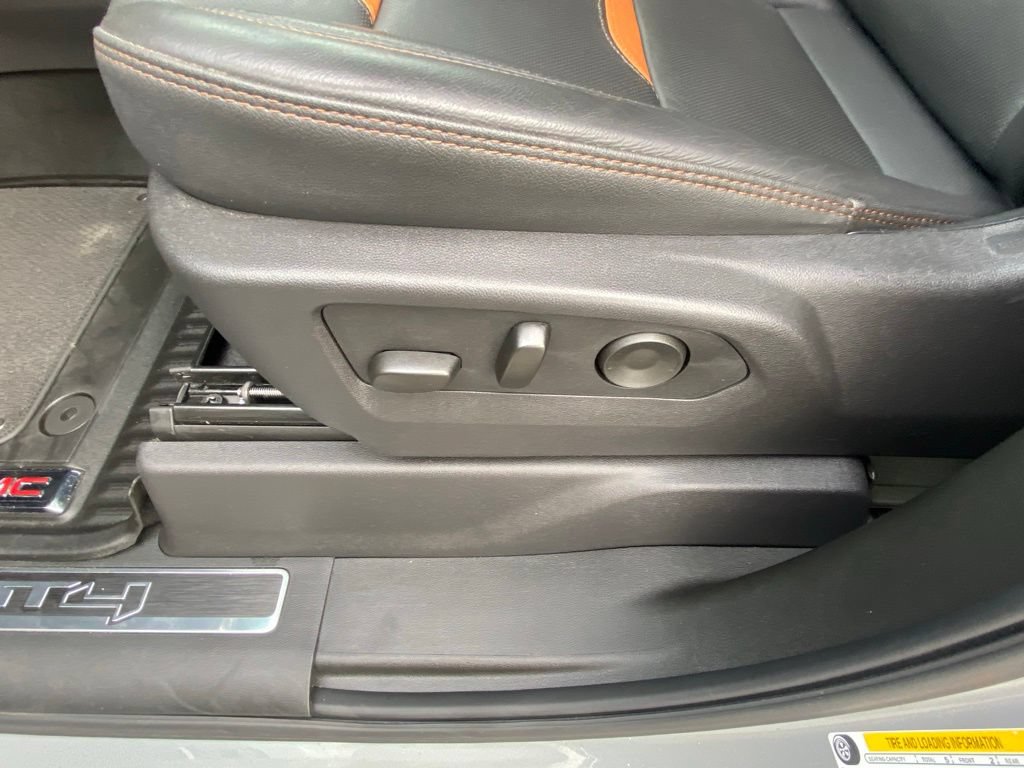 Used 2025 GMC Sierra 1500 AT4 w/ AT4 Premium Package AWD/4WD image 10