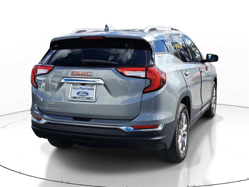 Used 2023 GMC Terrain SLT w/ Infotainment Package II image 3
