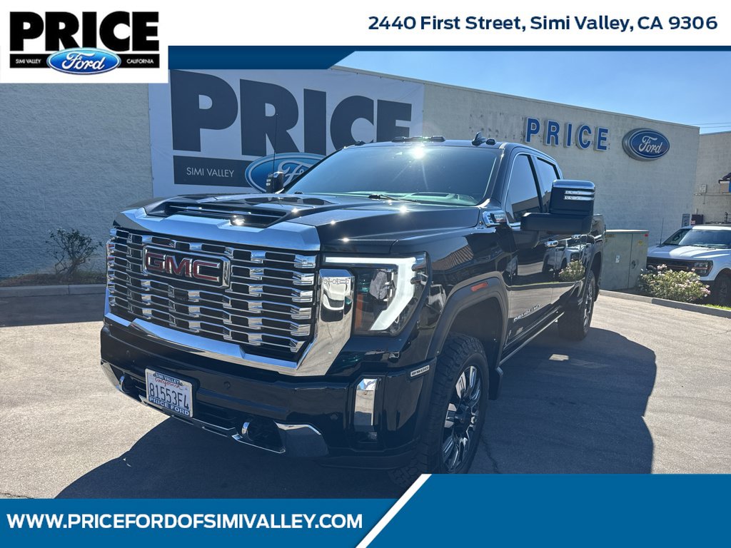 Used 2024 GMC Sierra 2500 Denali w/ Technology Package AWD/4WD image 1