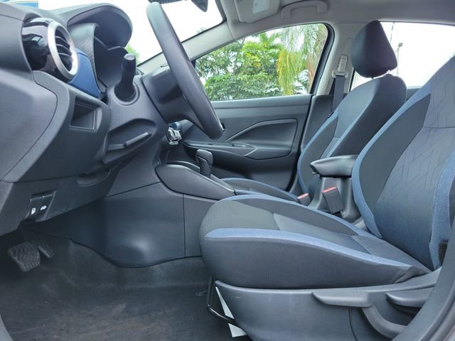 Used 2025 Nissan Versa SV FWD image 17
