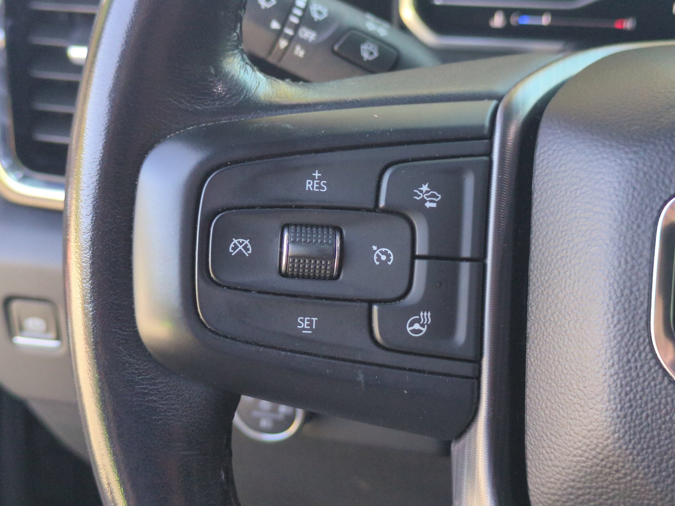Used 2024 GMC Sierra 2500 Denali Ultimate AWD/4WD image 15
