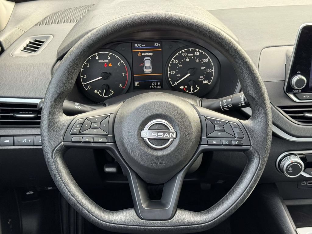 Used 2025 Nissan Altima 2.5 S FWD image 11