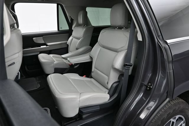 Certified 2025 Ford Expedition Active AWD/4WD image 27