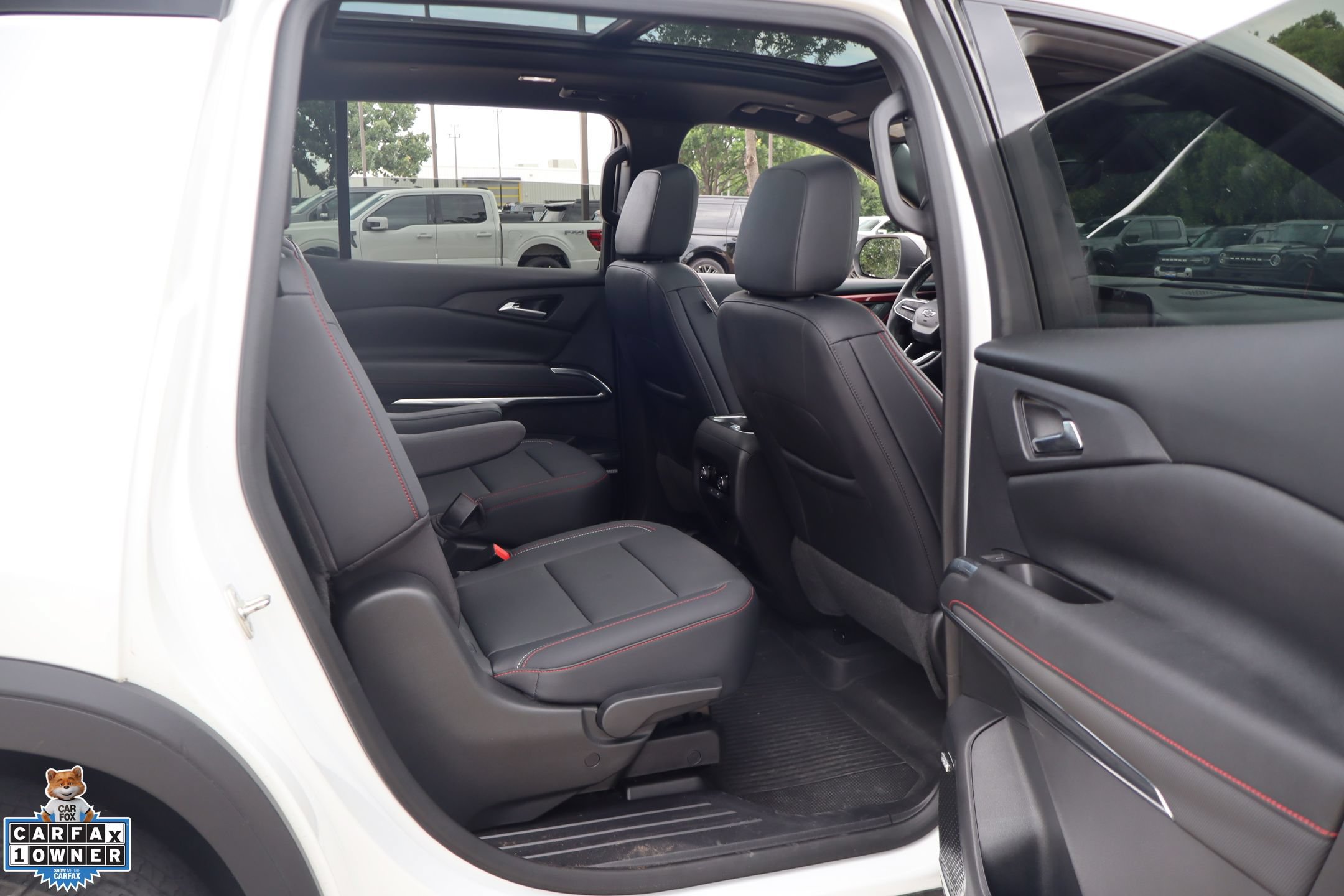 Used 2024 Chevrolet Traverse Z71 w/ Enhanced Driving Package AWD/4WD image 30