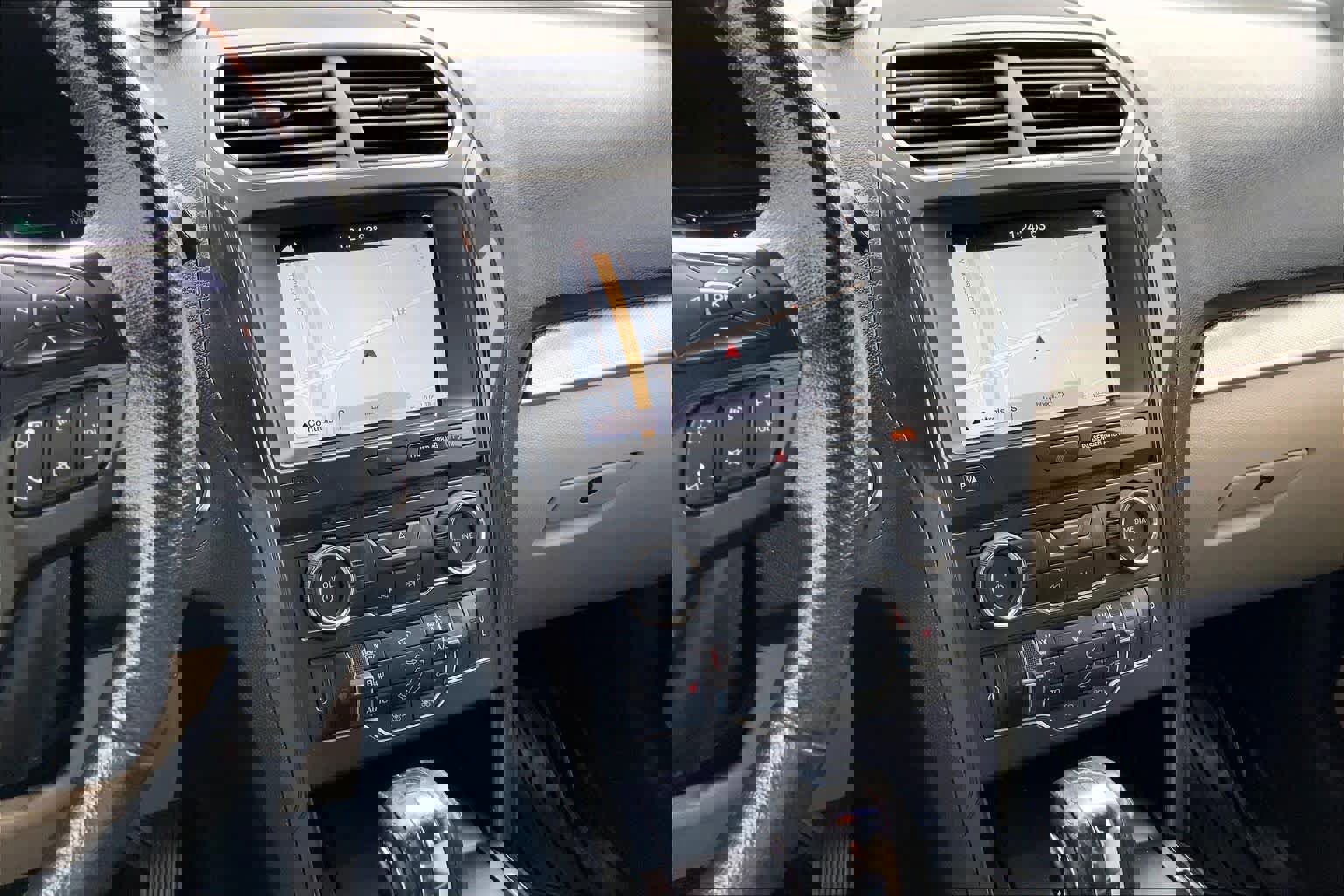 Certified 2018 Ford Explorer XLT w/ Equipment Group 202A image 9