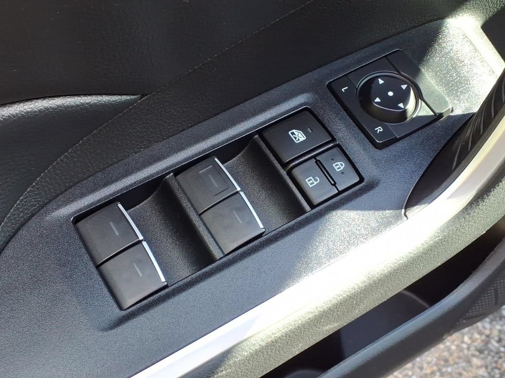 Used 2023 Toyota RAV4 XLE AWD/4WD image 17
