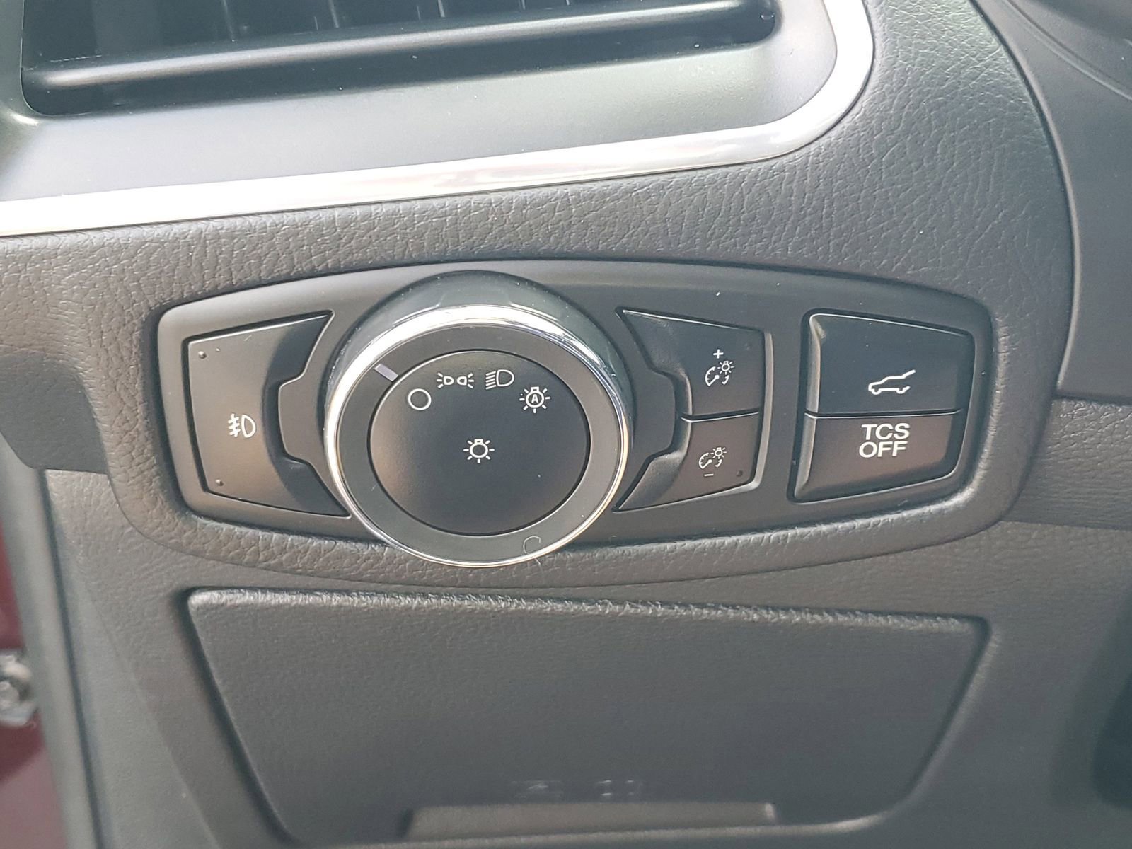 Certified 2024 Ford Edge Titanium image 30