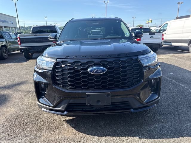 Certified 2025 Ford Explorer ST-Line AWD/4WD image 9