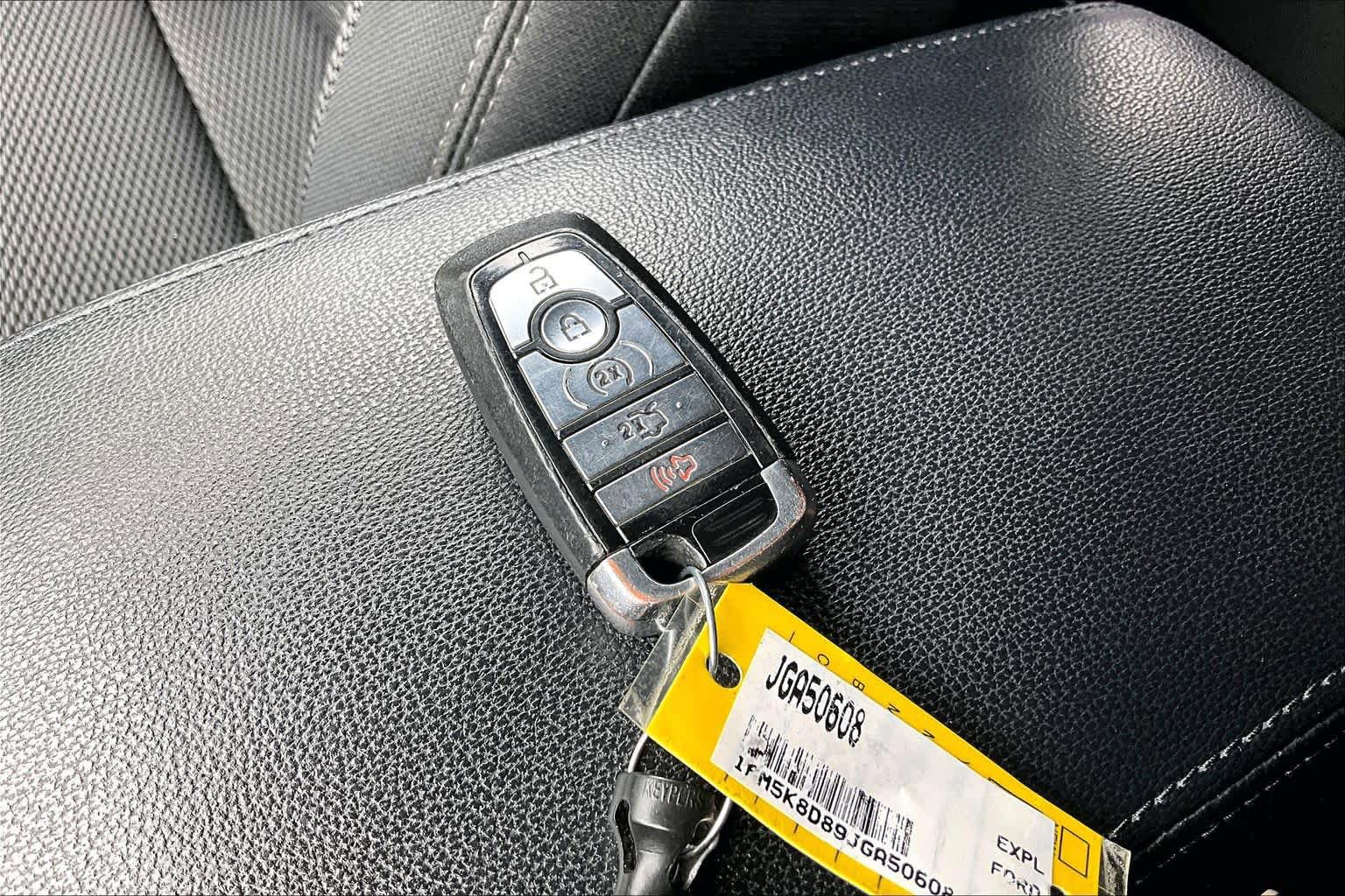Certified 2018 Ford Explorer XLT w/ Equipment Group 201A AWD/4WD image 15