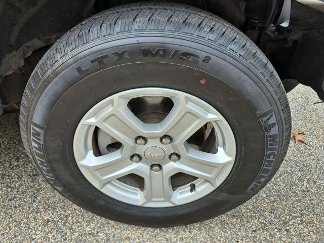 Used 2018 Jeep Wrangler Unlimited Sport S image 9