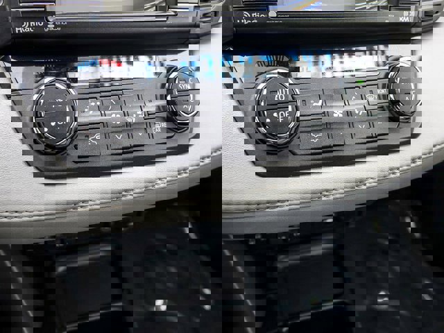 Used 2018 Toyota RAV4 XLE image 23