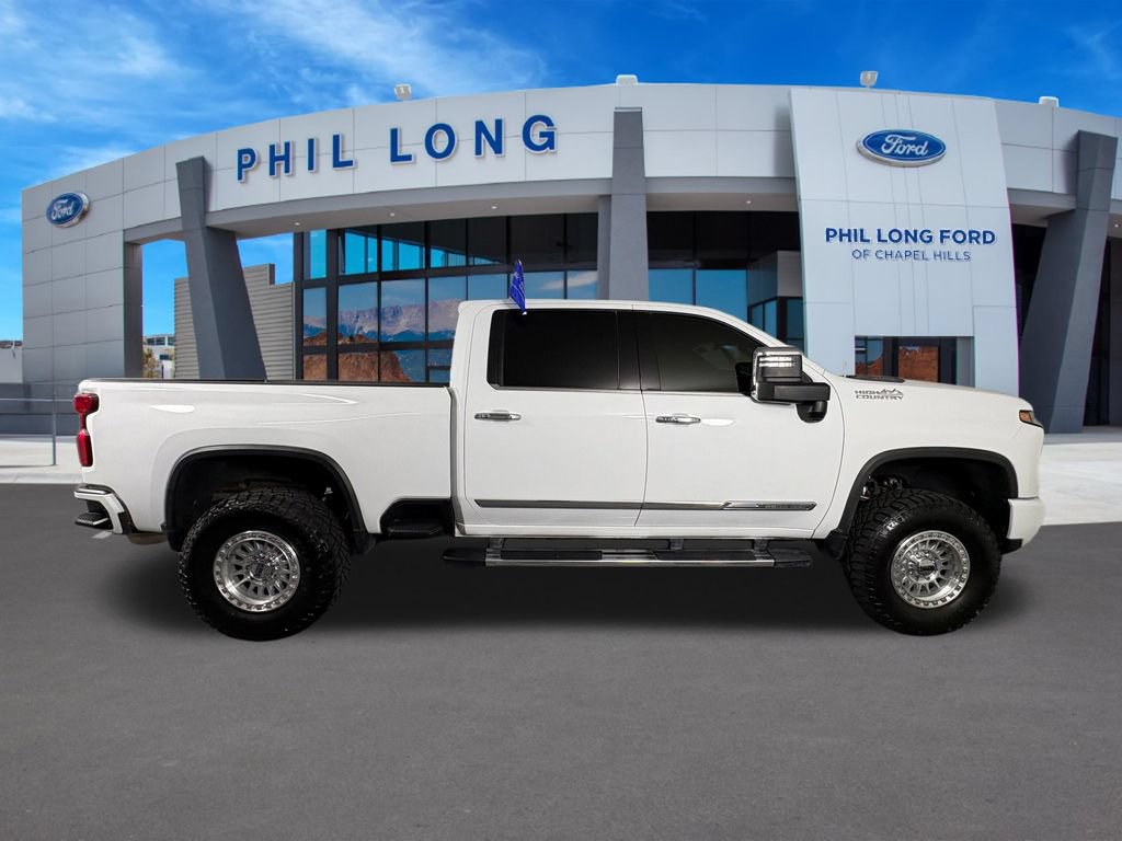 Used 2024 Chevrolet Silverado 2500 High Country w/ High Country Premium Package AWD/4WD image 6