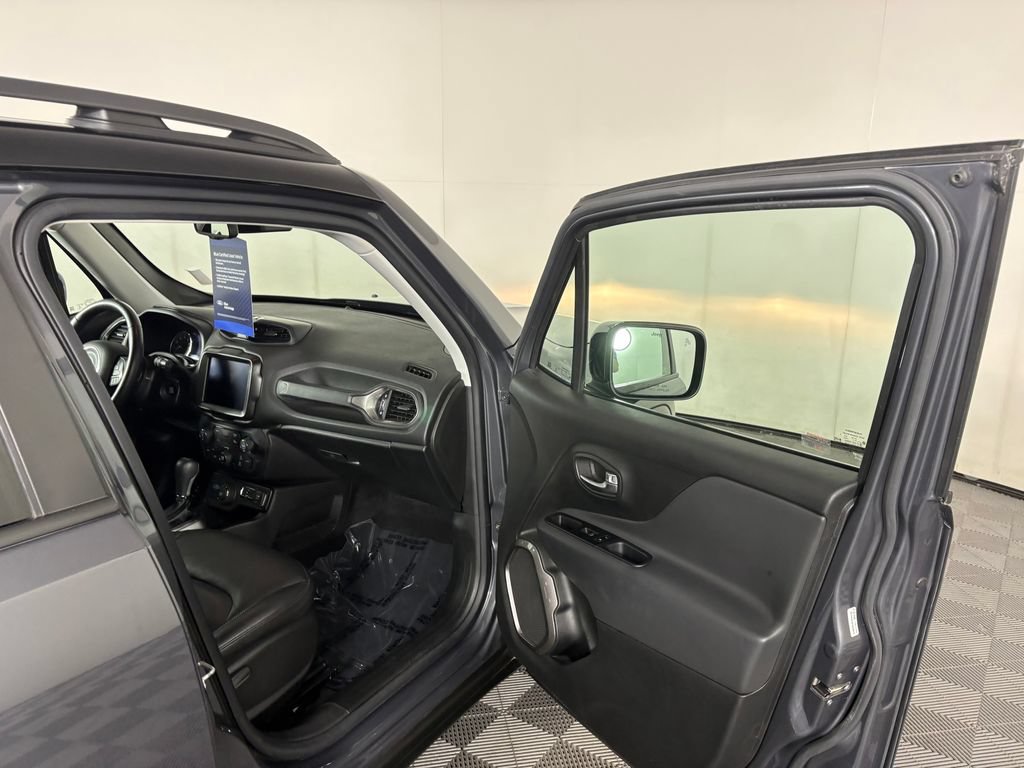 Used 2022 Jeep Renegade Limited AWD/4WD image 32